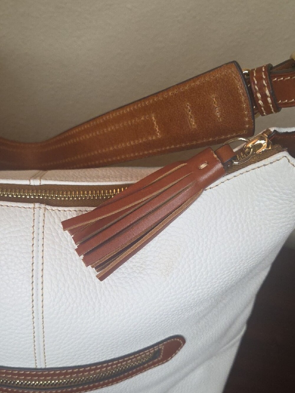 Sale! NWOT Dooney & Bourke White Pebble Leather Shoulder Bag with Brown strap. - Picture 8 of 13